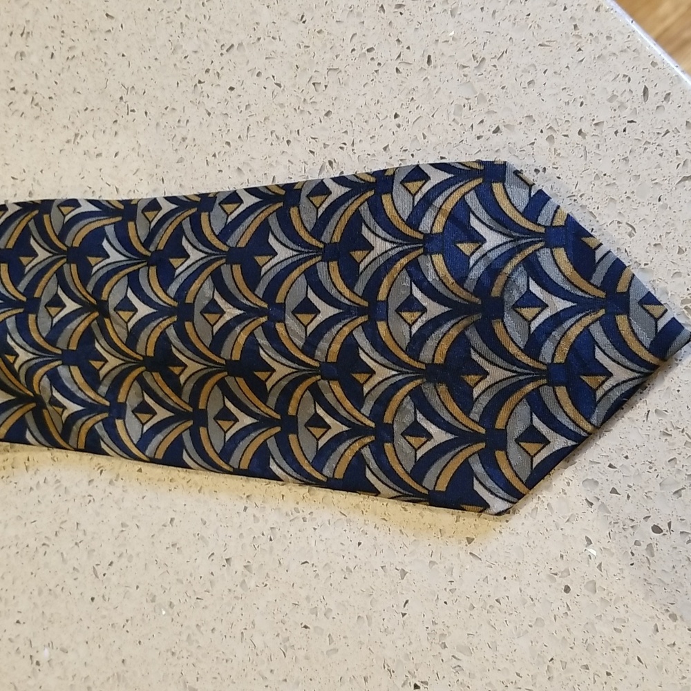 EUC Policy tie geometric pattern deep navy/black gold and grey